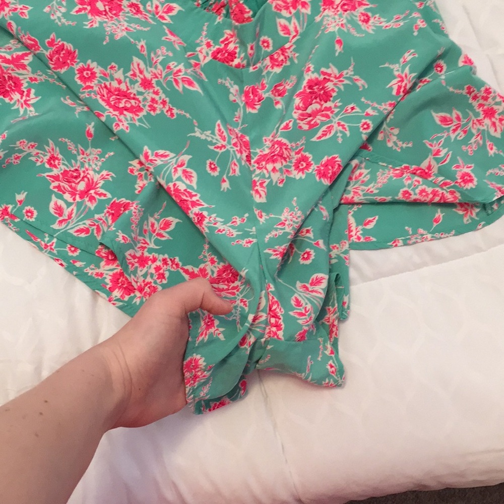 Floral Shorts. - Picture 2 of 2
